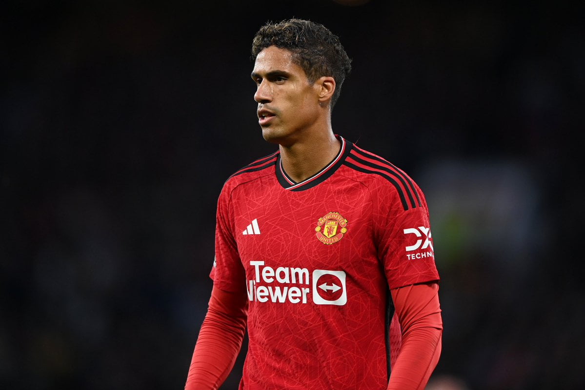 Raphaël Varane : aucun contact avec les clubs saoudiens, Manchester United insiste sur son rôle clé