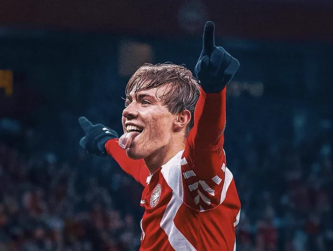 Rasmus Højlund rejoint Manchester United