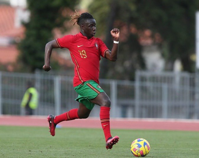 Serie A : Lecce vise le talent Fábio Jaló de Barnsley