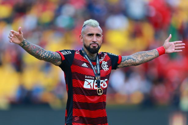 Manchester United : Arturo Vidal descend Erik Ten Hag !