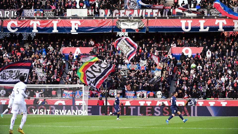PSG – OM: Des chants homophobes au Parc des Princes créent la polémique
