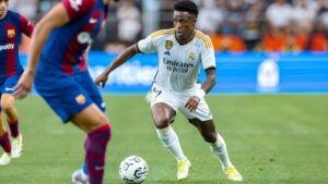 Liga : Le FC Barcelone réagi aux insultes racistes envers Vinicius !