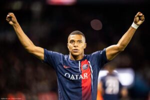 Officiel: Mbappé annonce son départ du PSG