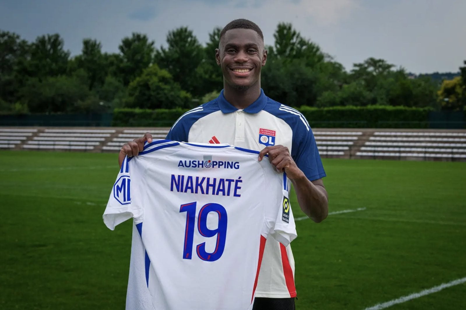 Officiel: Moussa Niakhate s’engage avec l’Olympique Lyonnais