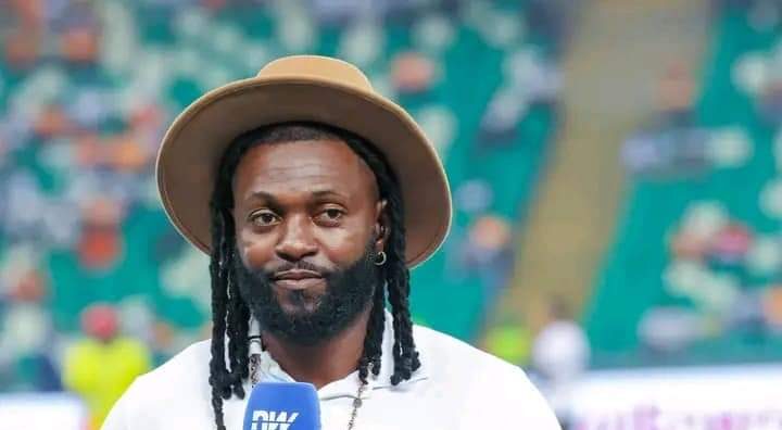 Altercation verbale entre Adebayor et le sélectionneur togolais Nibombé Daré