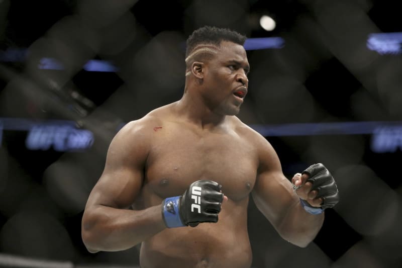 Francis Ngannou de retour dans la cage : un duel attendu avec Renan Ferreira