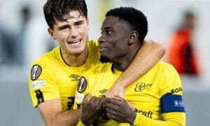 Michael Baidoo surprend la Roma en Ligue Europa…