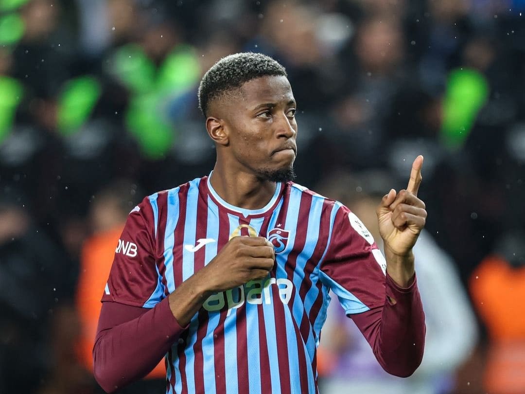 Simon Banza brille face à Fenerbahçe malgré une défaite