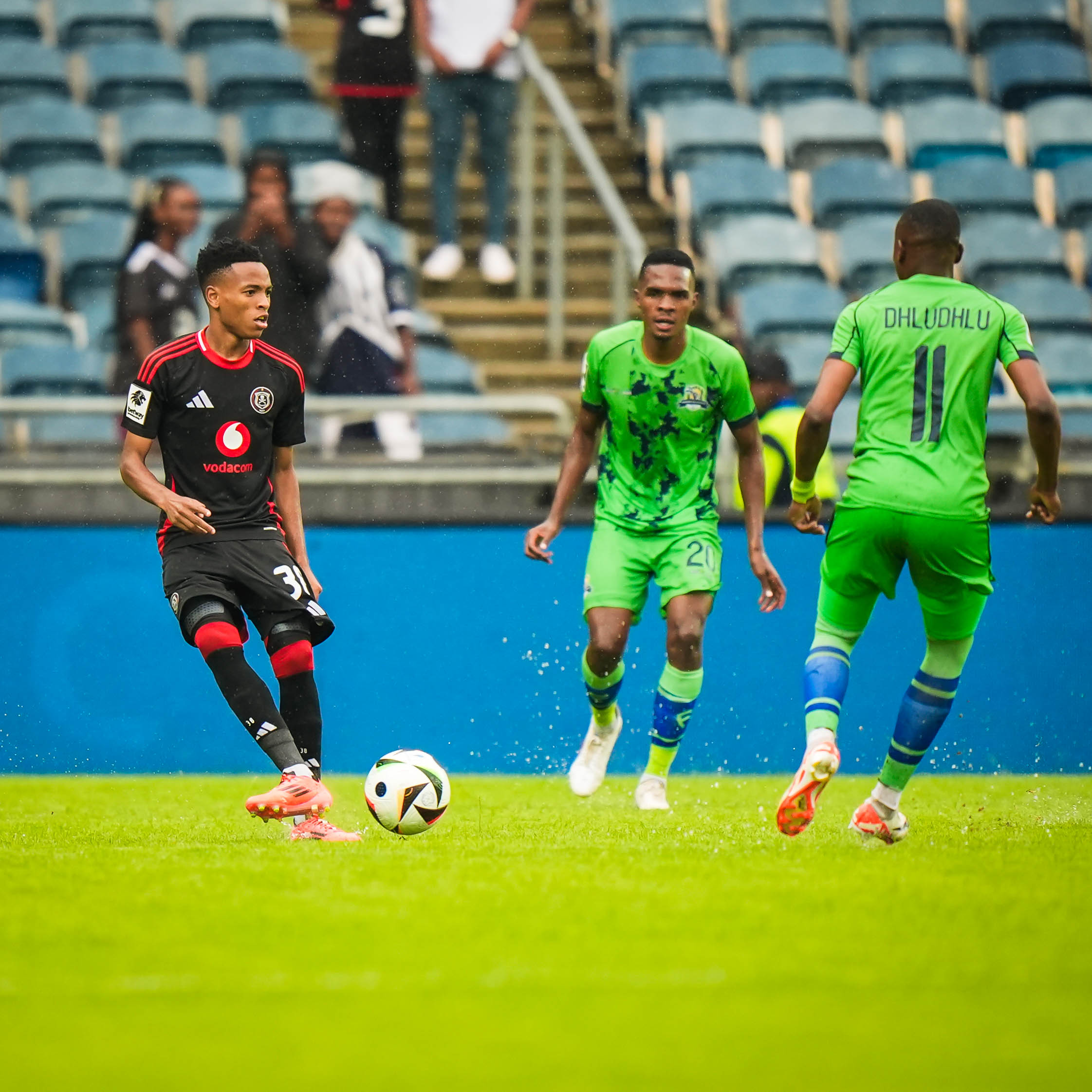 Afrique du Sud : Victoire écrasante des Orlando Pirates, Mabasa réalise un triplé