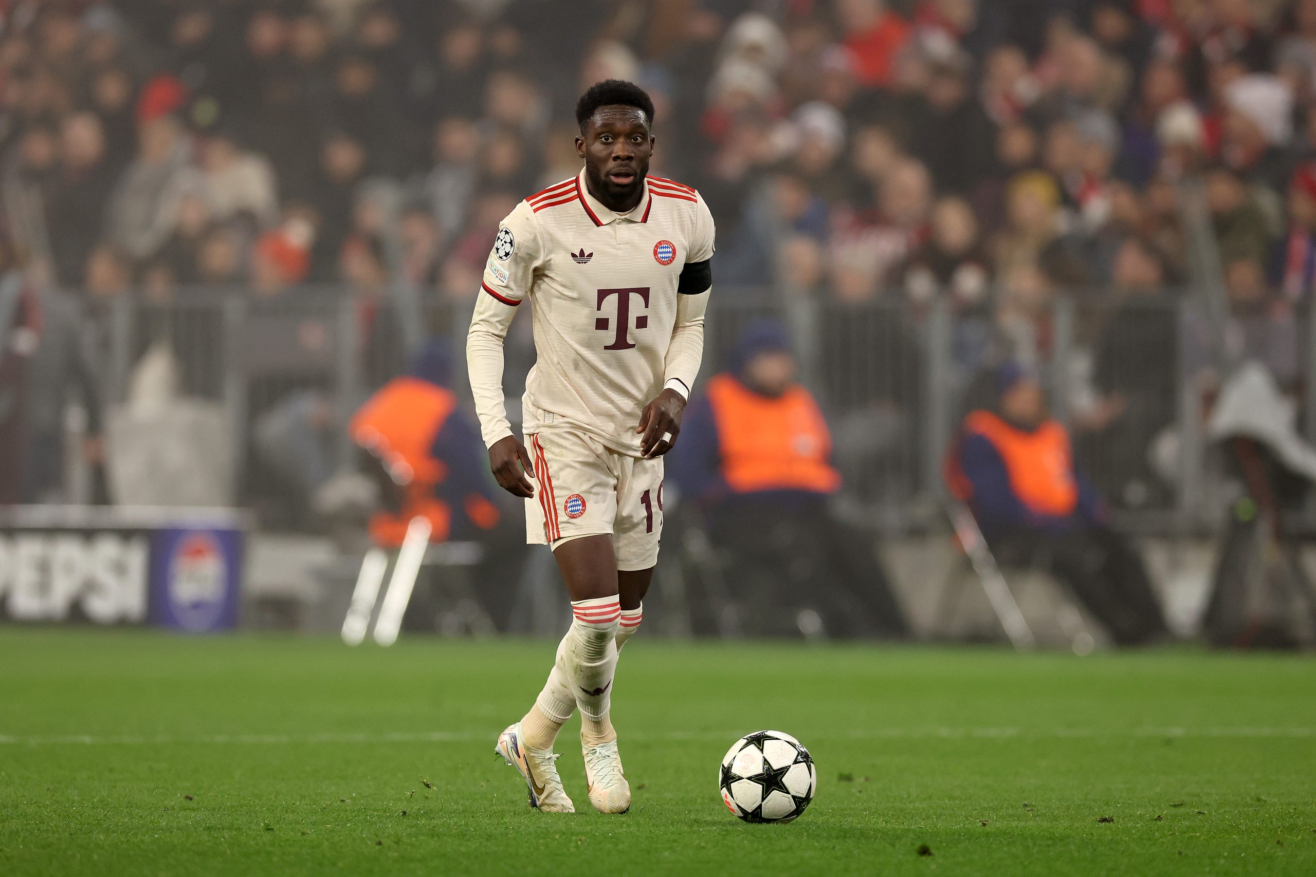 Arsenal se positionne pour recruter Alphonso Davies de Munich