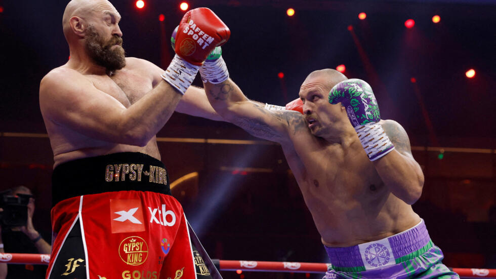 Boxe : Usyk triomphe à nouveau de Fury en Arabie Saoudite