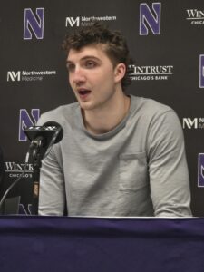 Comparaison intrigante entre deux talents émergents au basketball