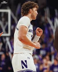 Comparaison intrigante entre deux talents émergents au basketball