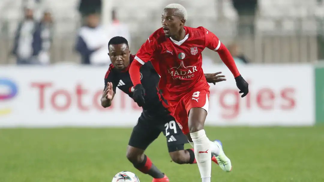 Le CR Belouizdad profite du match nul entre les Pirates et Ahly