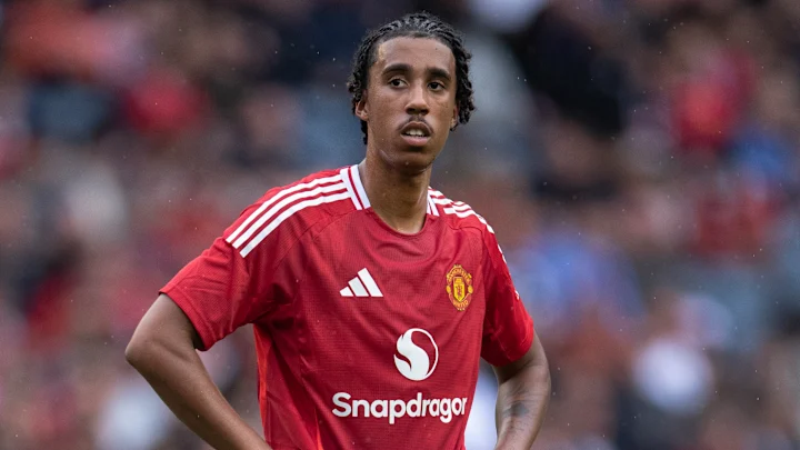 Le choix de rejoindre Manchester United : Leny Yoro se confie