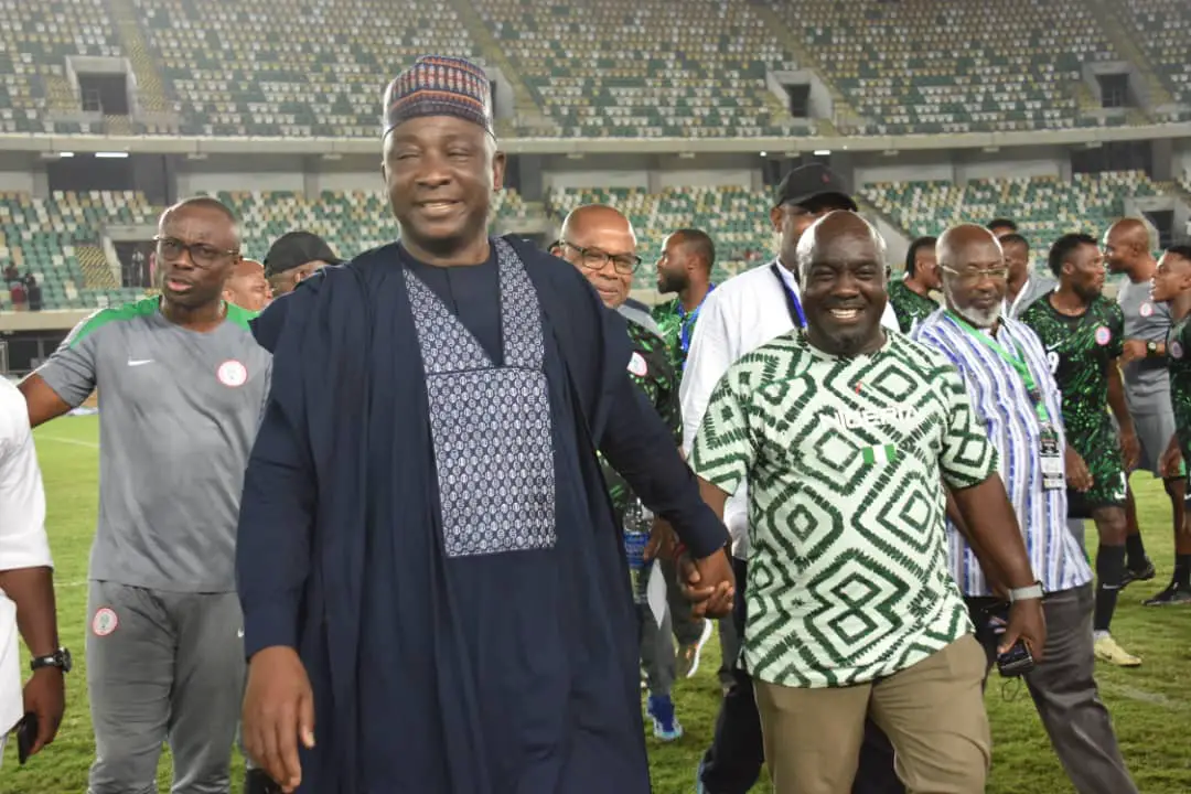 Le président de la Fédération nigériane de football fait des promesses ambitieuses pour 2025