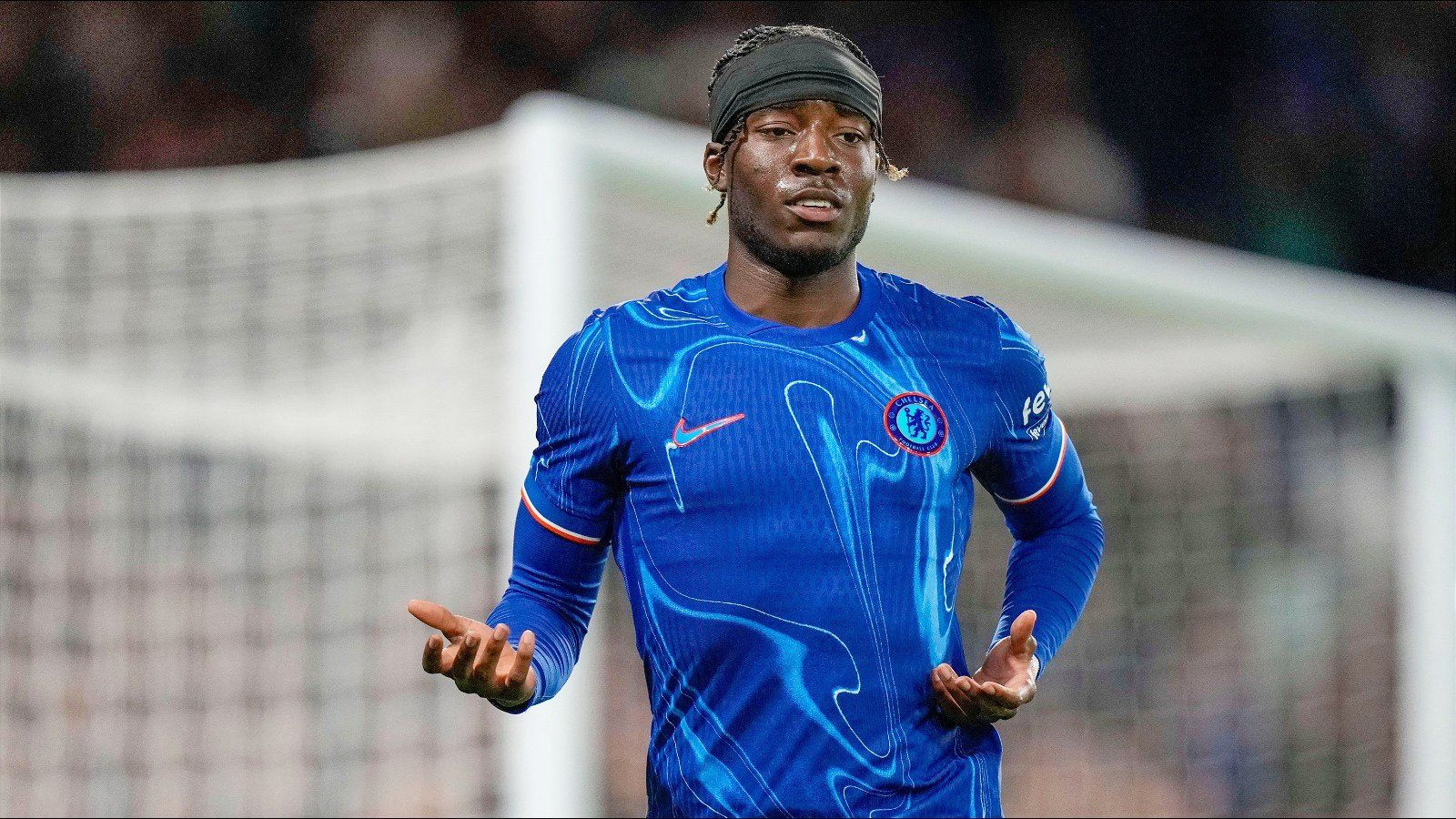 Royaume-Uni : Noni Madueke encourage les fans de Chelsea à rêver du titre en Premier League