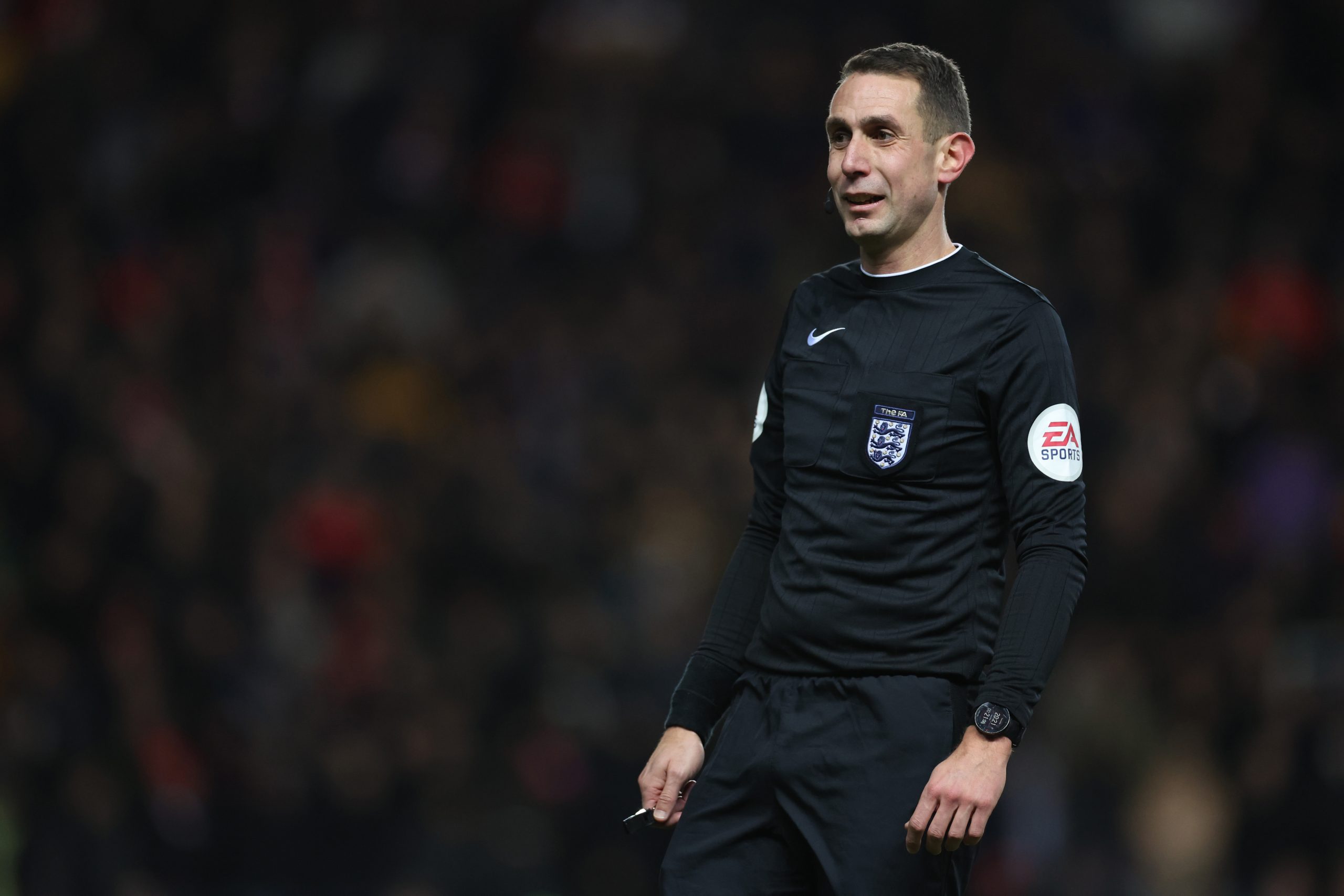 Royaume-Uni : Un arbitre de Premier League limogé après un scandale