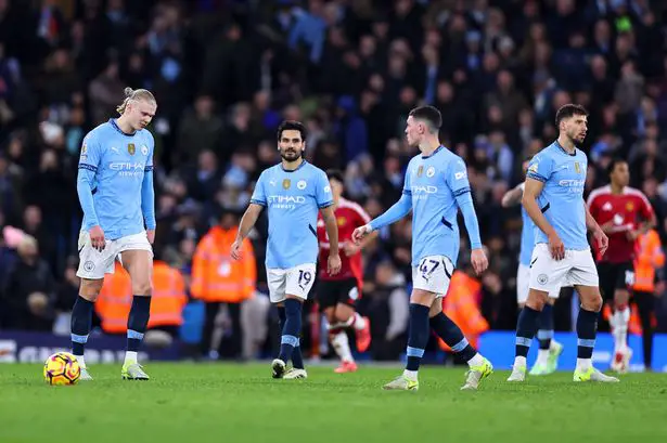 Royaume-Uni : décès tragique d’un supporter après le match Manchester City-Manchester United