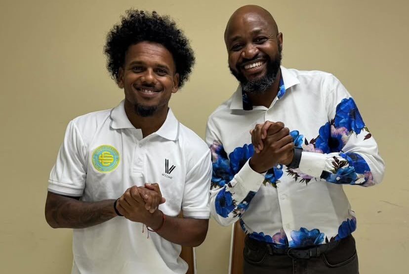 Afrique du Sud : Kermit Erasmus rejoint Casric Stars après six mois d’incertitude