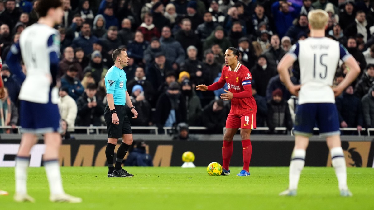 Angleterre : Ange Postecoglou critique l’annonce historique du VAR en public