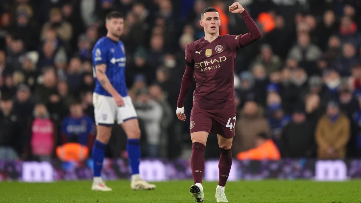 Angleterre : Pep Guardiola encourage Phil Foden à rester fidèle à Manchester City