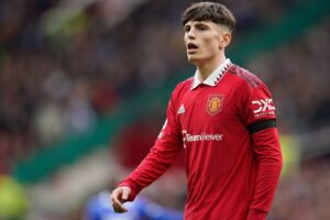 Angleterre : Transferts à Manchester United – Échange possible entre Garnacho et Nkunku ?