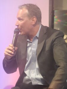 États-Unis : Derrick Rose honoré par les Chicago Bulls, témoignages émouvants