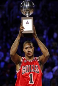 États-Unis : Derrick Rose honoré par les Chicago Bulls, témoignages émouvants