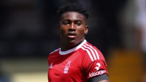 Everton vise Taiwo Awoniyi de Nottingham Forest