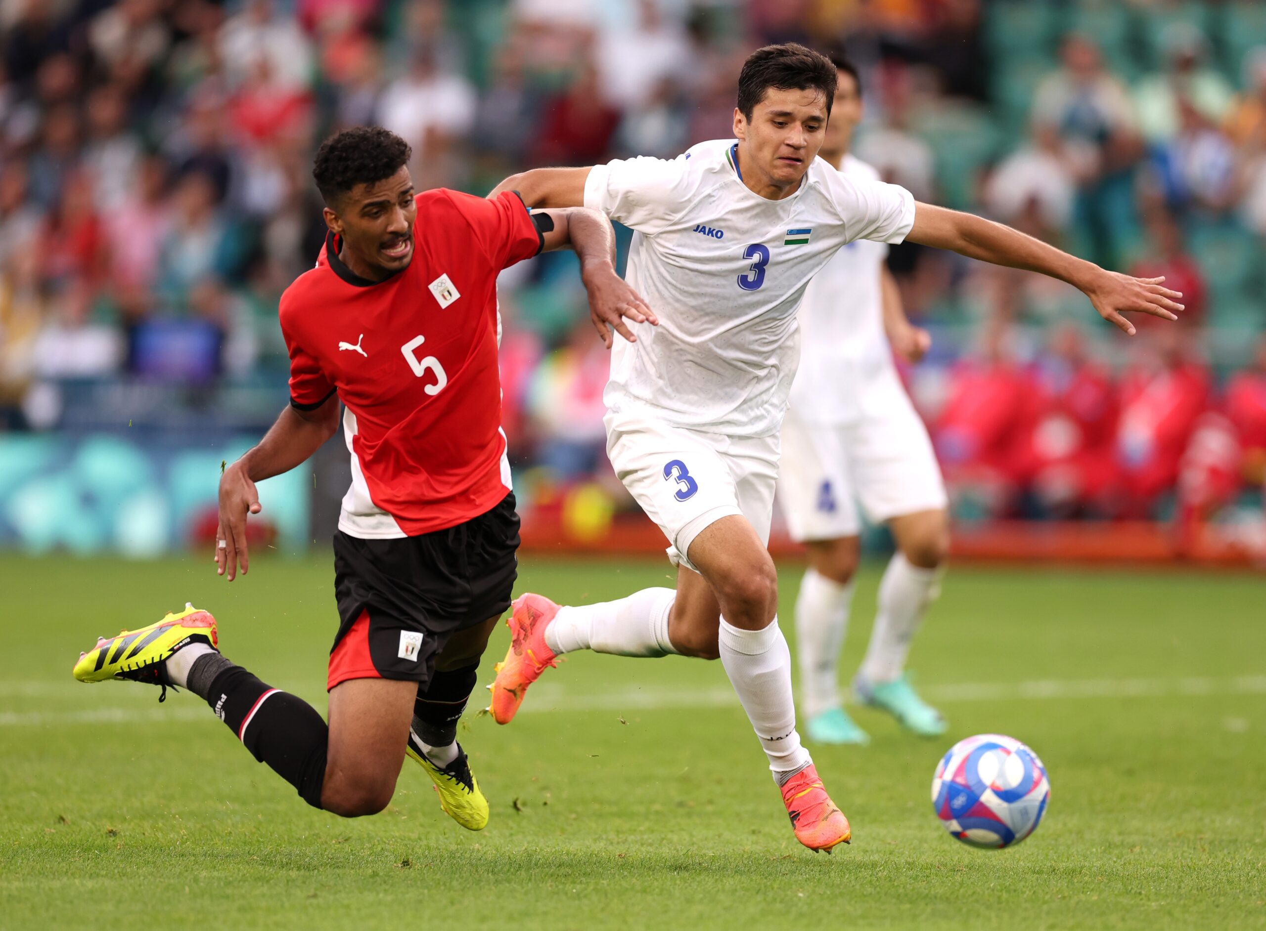 Manchester City s’approche de la signature d’Abdukodir Khusanov pour un montant record