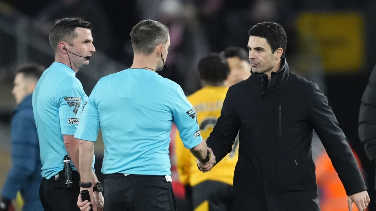 Mikel Arteta appelle à mettre fin aux abus contre les arbitres après le ciblage de Michael Oliver