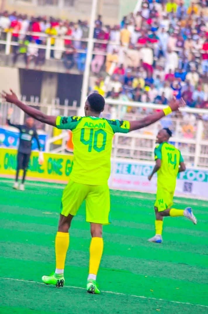 Nigeria : Kano Pillars triomphe 2-0 contre Enyimba grâce à Abba Adam