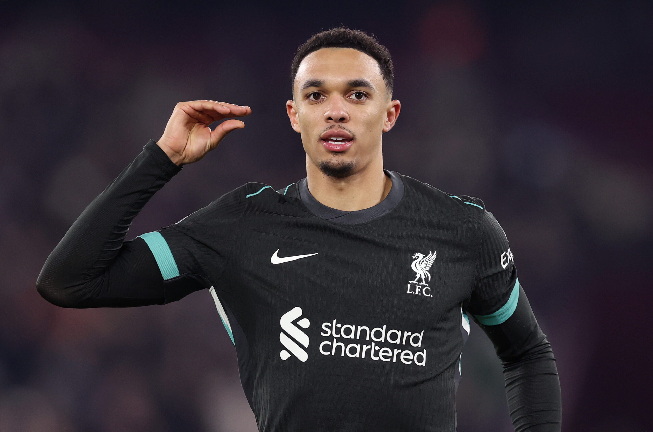 Royaume-Uni : Arne Slot réagit aux rumeurs sur Alexander-Arnold et le Real Madrid