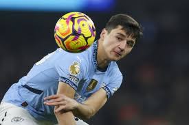 Royaume-Uni : Débuts difficiles pour Khusanov avec Manchester City