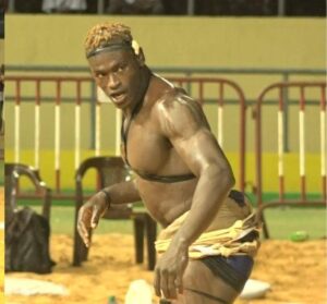 Suspension de trois mois pour le lutteur sénégalais Mor Kang Kang