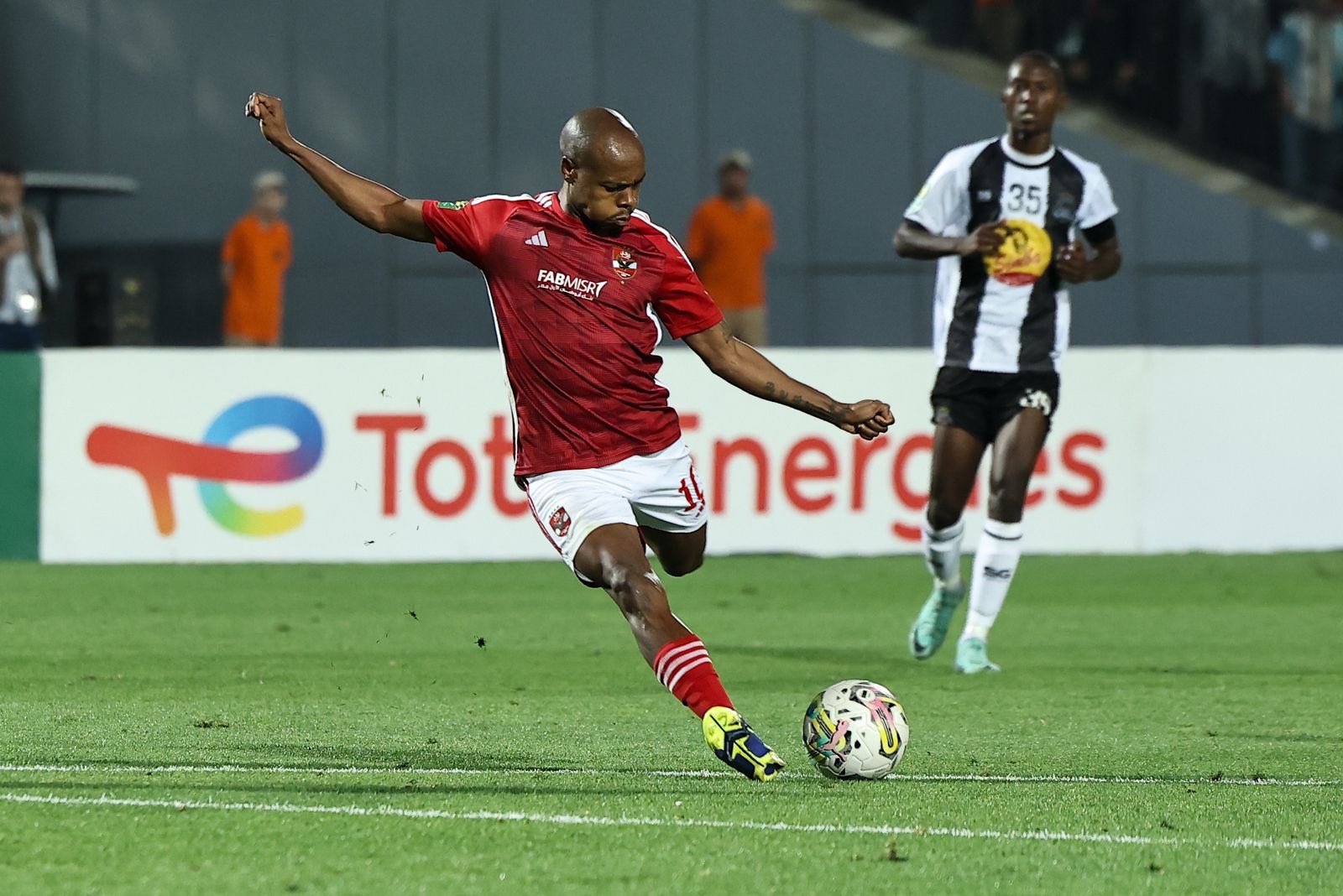 Transfert de Percy Tau : L’emplacement de la clause cruciale dans son contrat avec Qatar SC