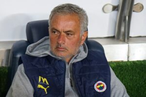 Turquie : Mourinho plaisante sur le transfert de Škriniar à Fenerbahçe