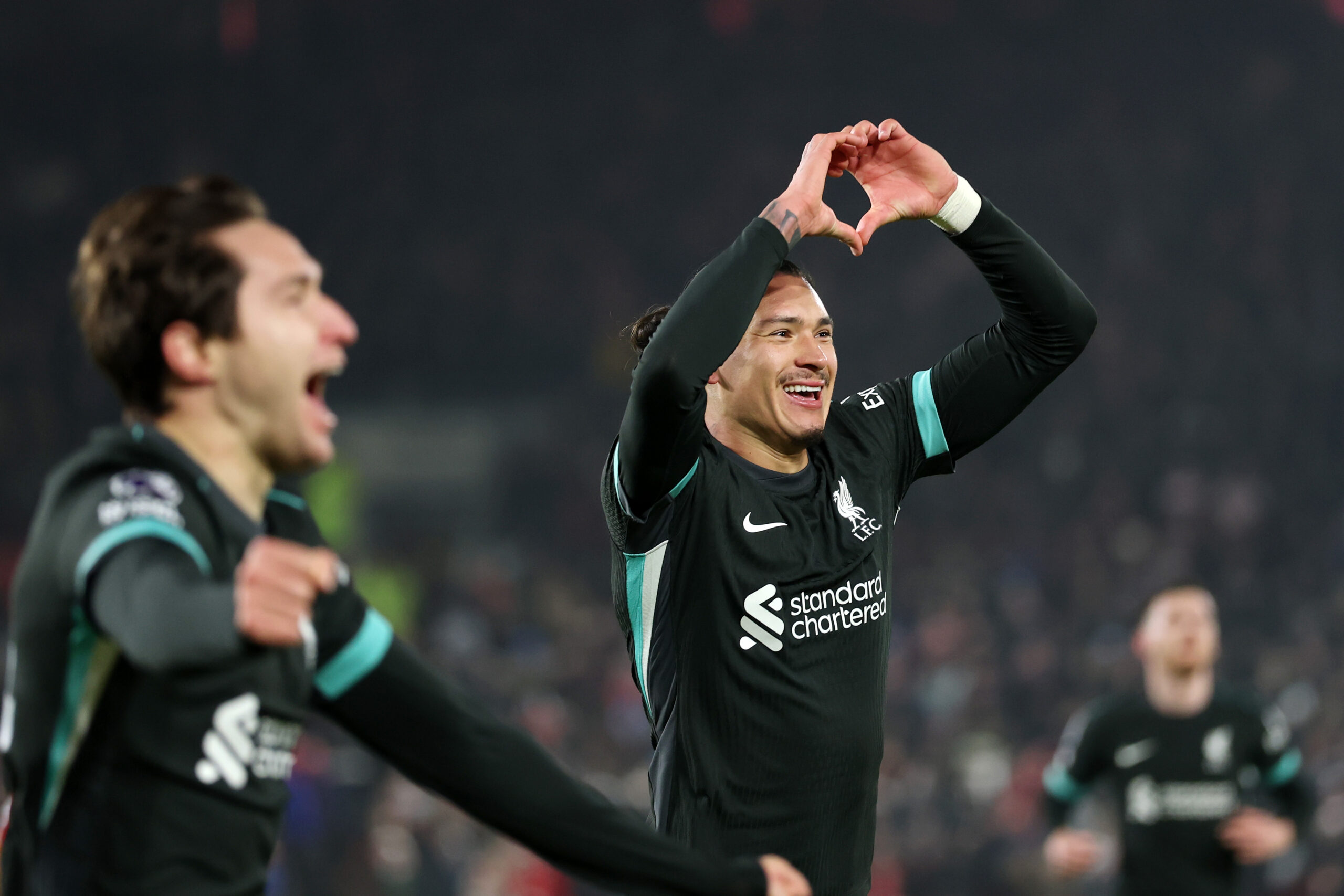 Virgil van Dijk salue l’impact de Darwin Nunez après une victoire difficile
