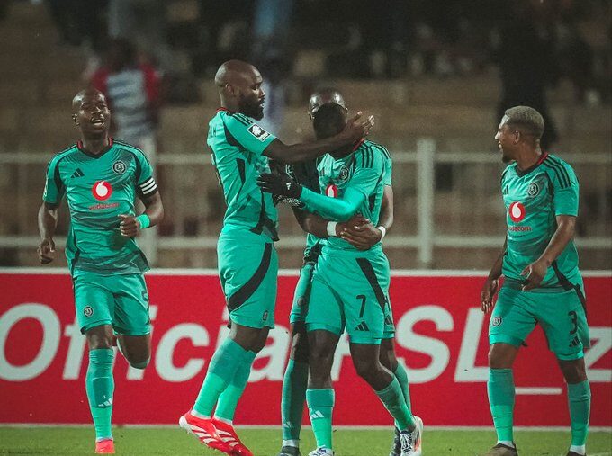 Afrique du Sud : Le coach des Orlando Pirates sur la pression face aux Sundowns