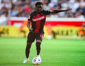 Allemagne : Nethan Tella en action lors du nul entre Bayer Leverkusen et Bayern Munich