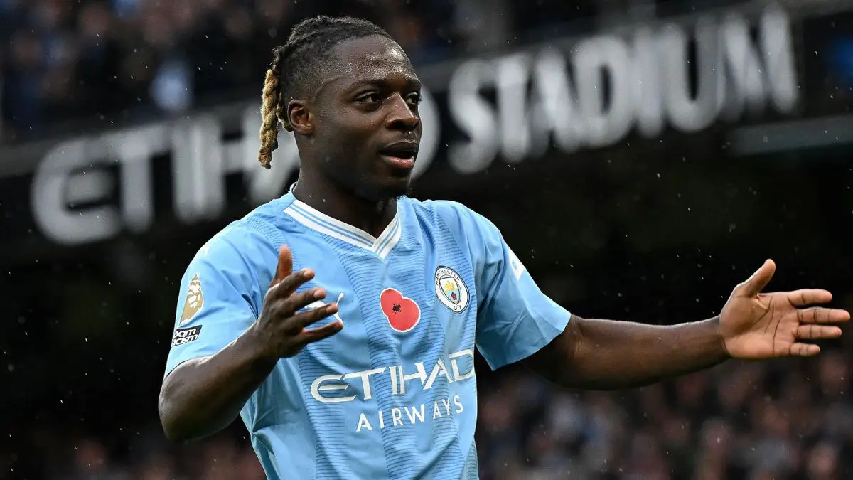 Football : Jeremy Doku défend Manchester City après la défaite contre Liverpool