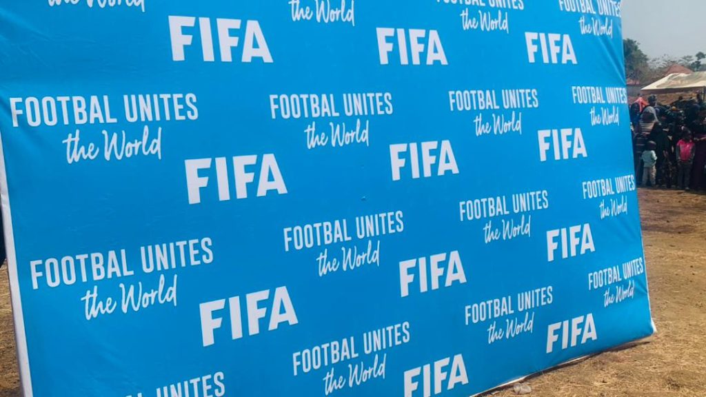 Guinée : Lancement de la construction de trois terrains de football synthétiques avec la FIFA