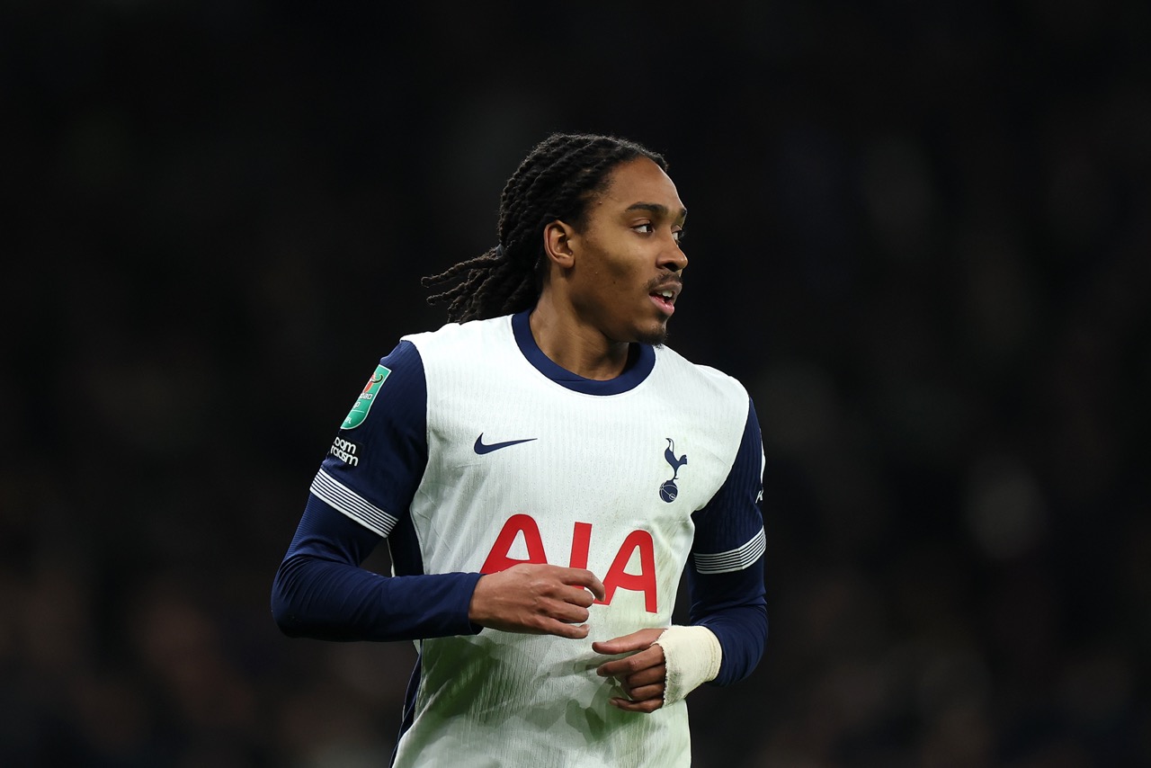 La montée fulgurante de Djed Spence à Tottenham : retour sur son parcours mouvementé