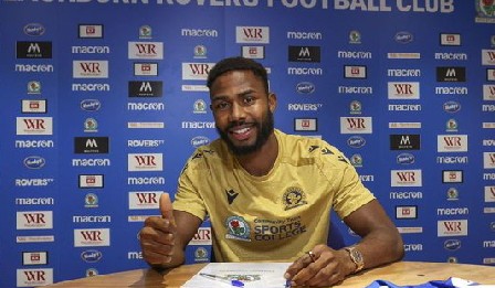 Le Nigeria signe Emmanuel Dennis en prêt