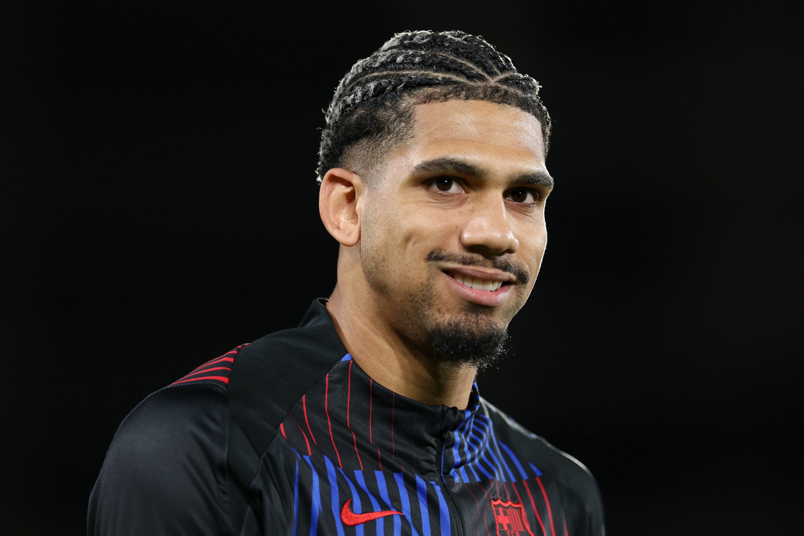 Manchester United vise un défenseur du FC Barcelone avec une offre record