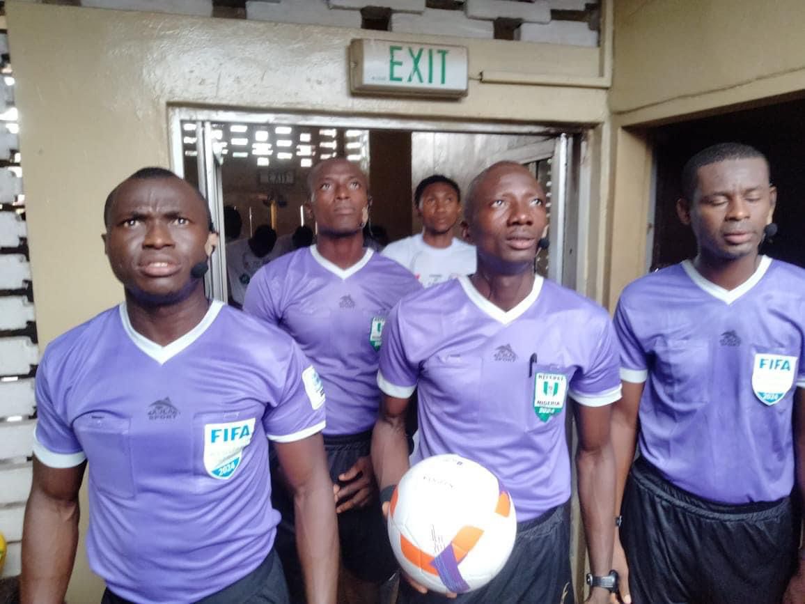 Nigeria : 30 arbitres décorés pour devenir internationaux en 2025