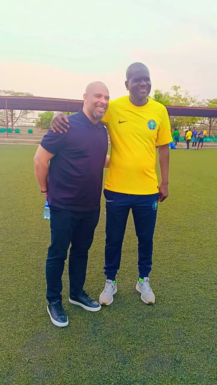 Nigeria : La visite stratégique d’Eric Chelle au camp des Flying Eagles