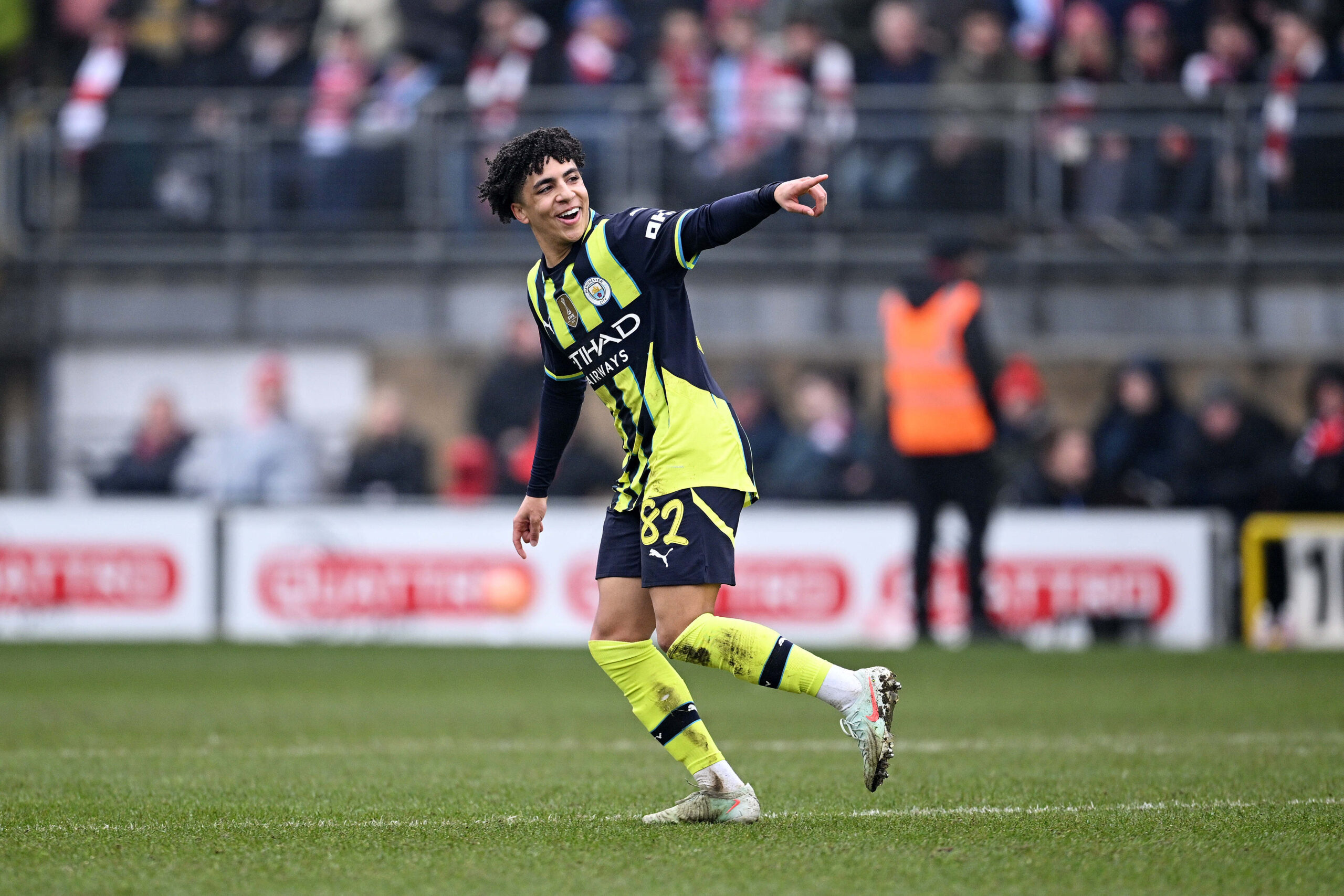 Rico Lewis commente la victoire difficile de Manchester City contre Leyton Orient