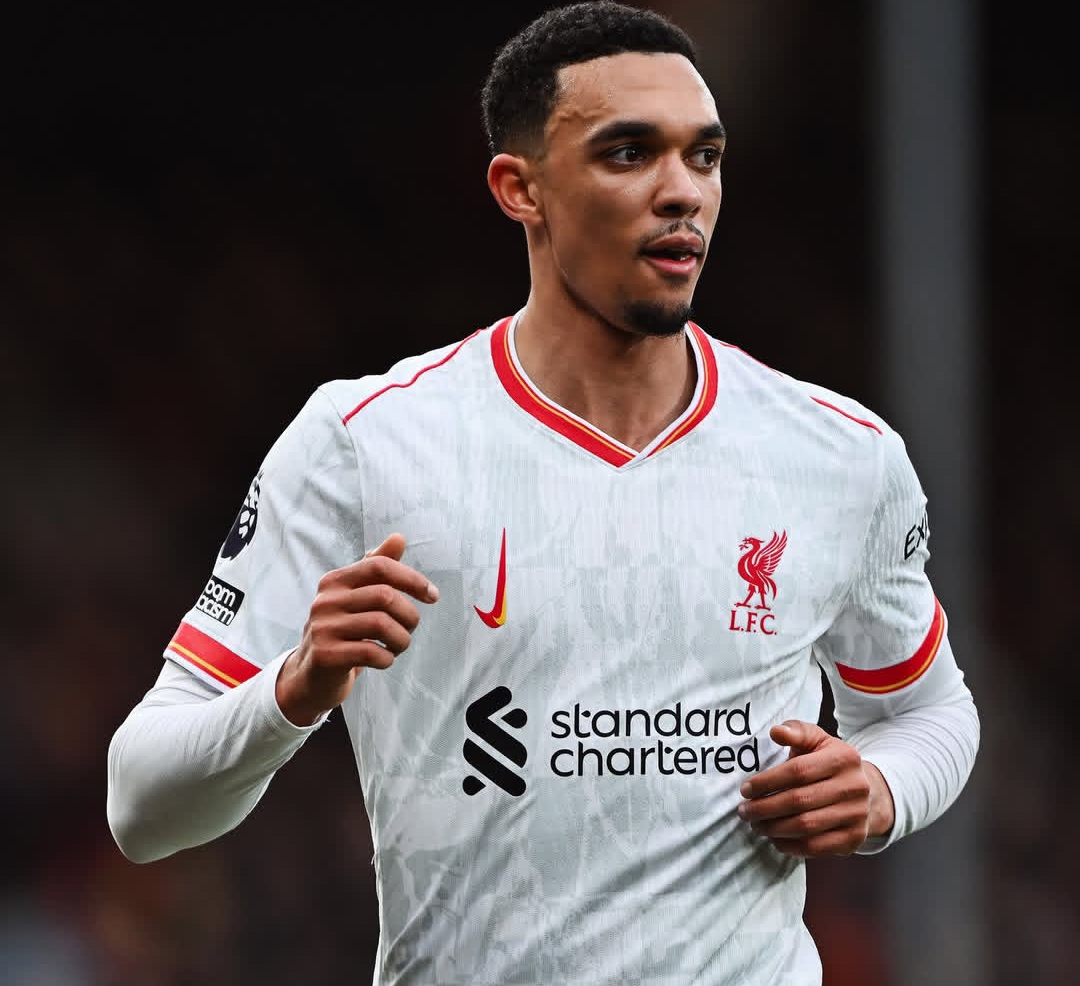 Trent Alexander-Arnold forfait pour Liverpool contre Tottenham en Coupe de la Ligue